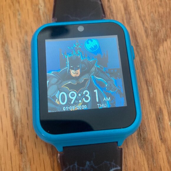 Official DC Comics Batman Kids Interactive Smartwatch - Picture 1 of 4